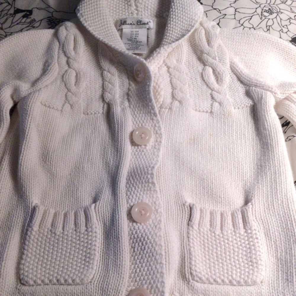 LILLIANS CLOSET SWEATER